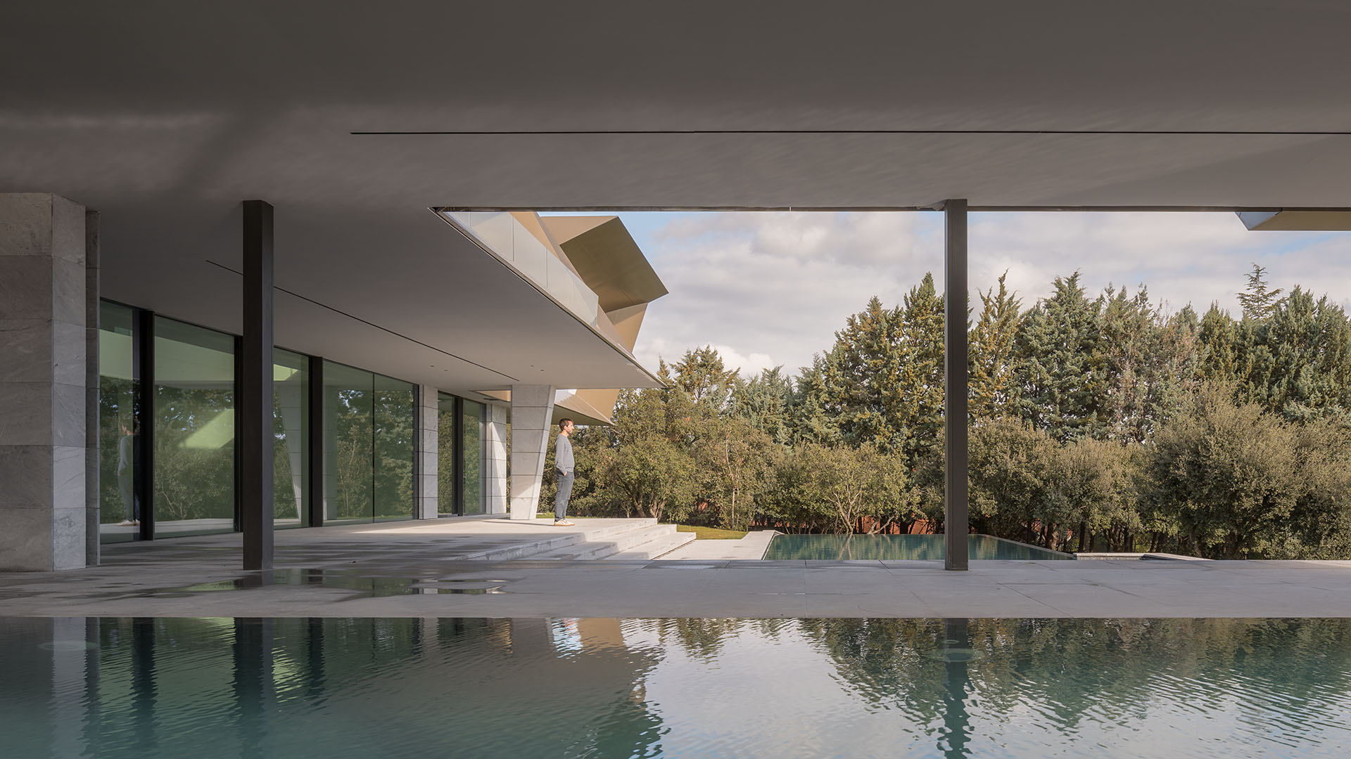 CASA<br> ENTRE ENCINAS