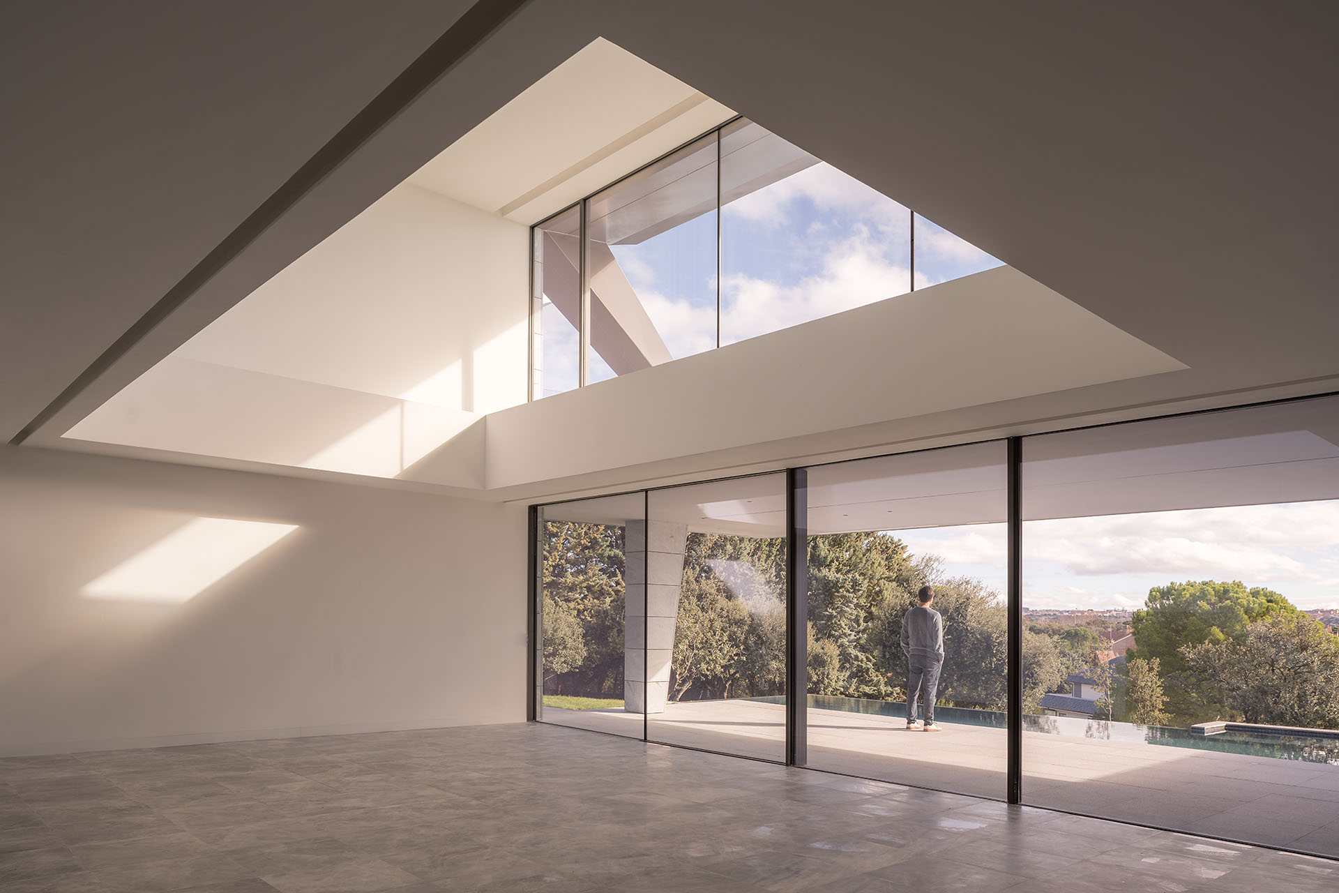 CASA<br> ENTRE ENCINAS