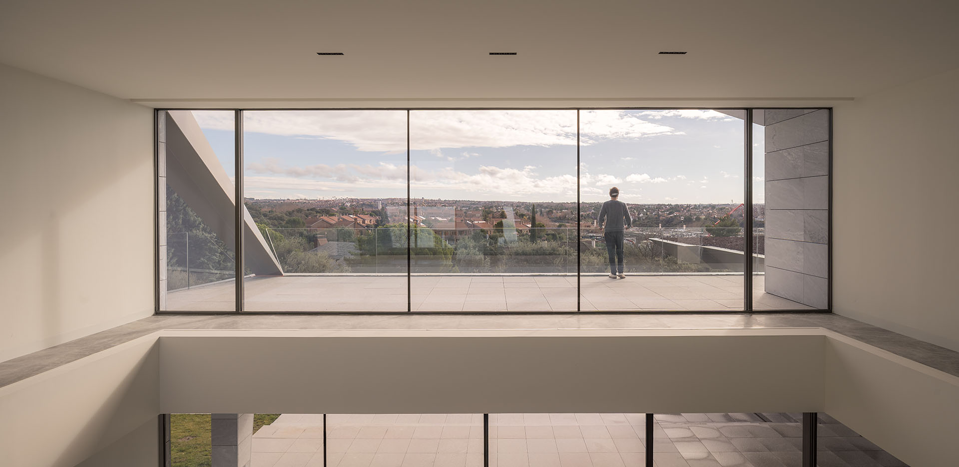 CASA<br> ENTRE ENCINAS